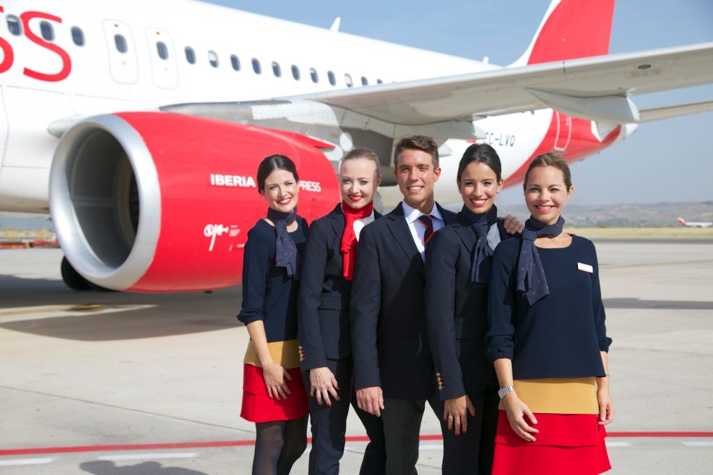 Iberia: Vacantes para atención al cliente, técnicos y tripulación